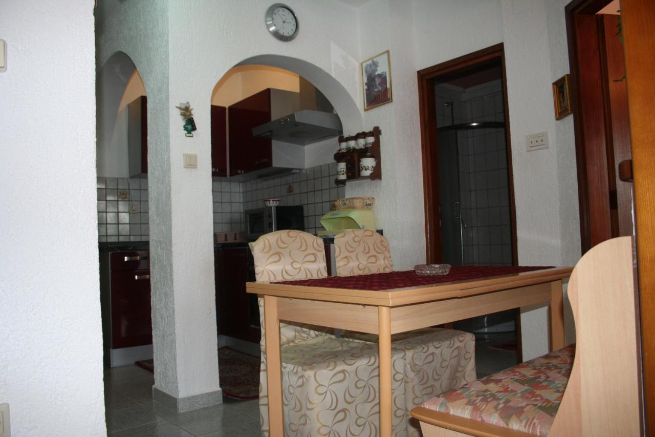 Apartmani Jankov Krk Town Eksteriør billede